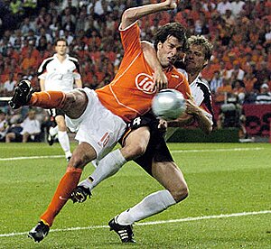 EM 2004: van Nistelrooy gegen Wörns