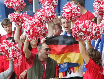 Prächtige Stimmung herrscht auf den Rängen, wenn Deutschland spielt.